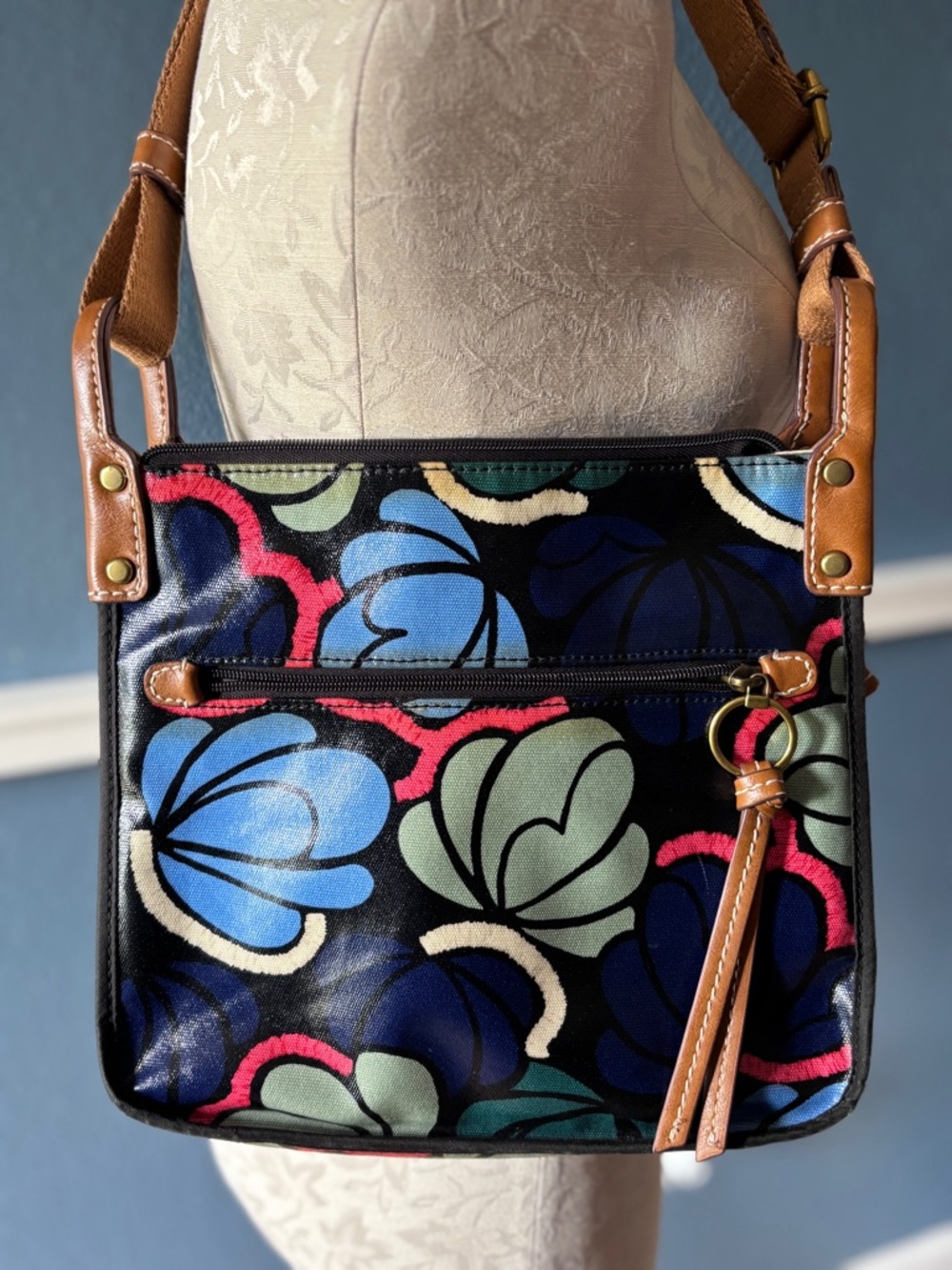 Fossil Floral Coated Canvas Crossbody/Shoulder Bag/Purse With Adjustable Strap - Picture 3 of 8